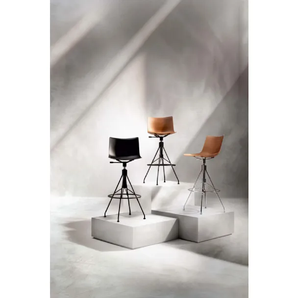 Sgabello CKoya Stool in legno e metallo di Kartell