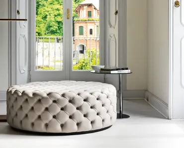 Pouf in pelle Alcide di Porada