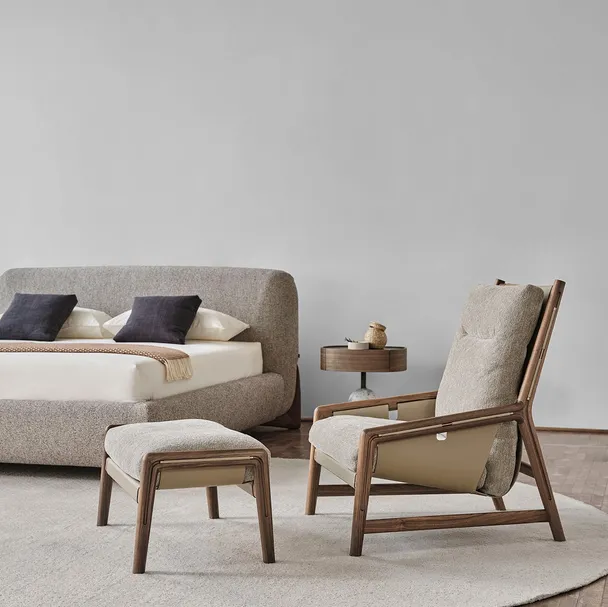 Pouf Bice in cuoietto con cuscino imbottito di Porada