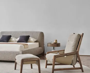 Pouf Bice in cuoietto con cuscino imbottito di Porada