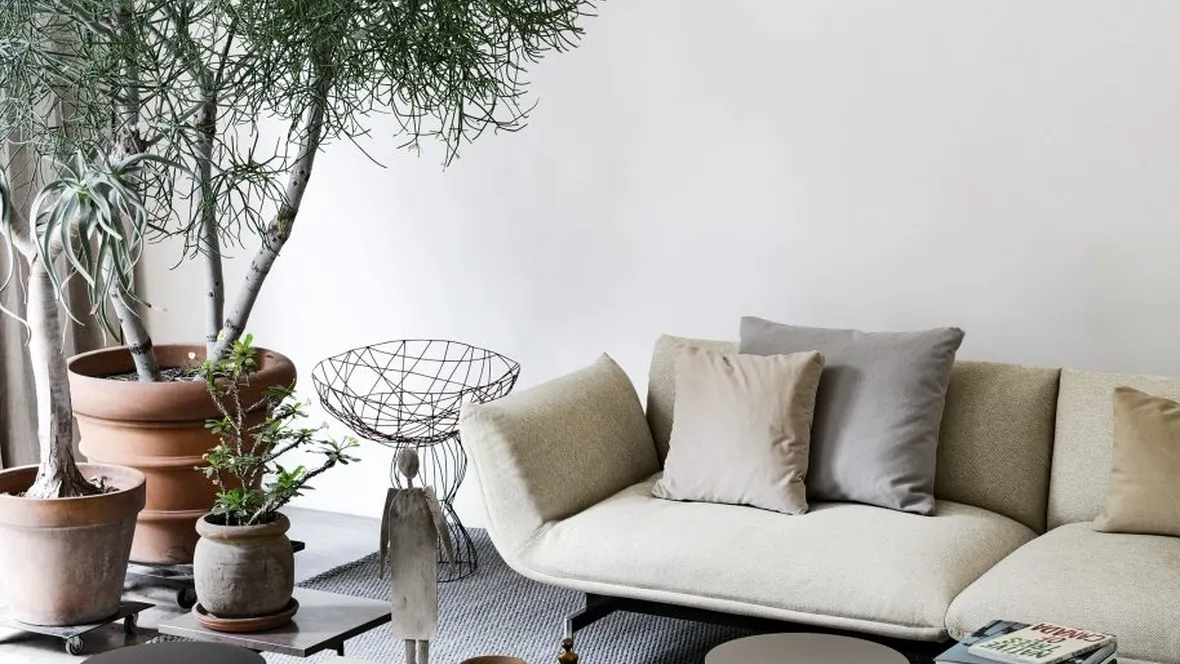 Tavolini Constellations in laccato e legno con struttura in metallo di Kristalia