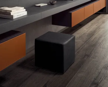 Pouf Cubo rivestito in ecopelle di Pianca
