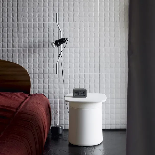 Tavolino contenitore Degree in polipropilene bianco di Kristalia