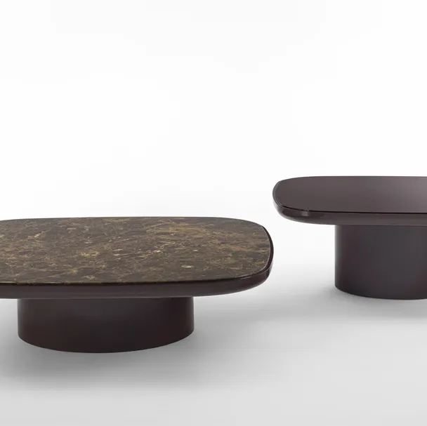 Tavolini Enook Brillo in marmo o in laccato di Porada