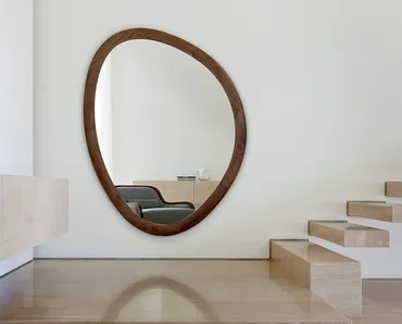 Specchio con cornice in noce massello Giolo di Porada