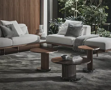 Tavolini tondi in noce e ebano con base in marmo Leaf di Porada