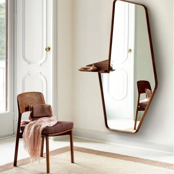 Specchiera da parete con cornice in massello di noce canaletta Ops di Porada