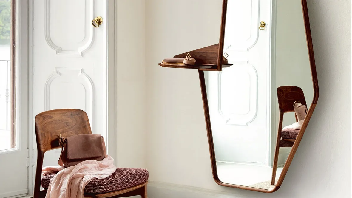 Specchiera da parete con cornice in massello di noce canaletta Ops di Porada