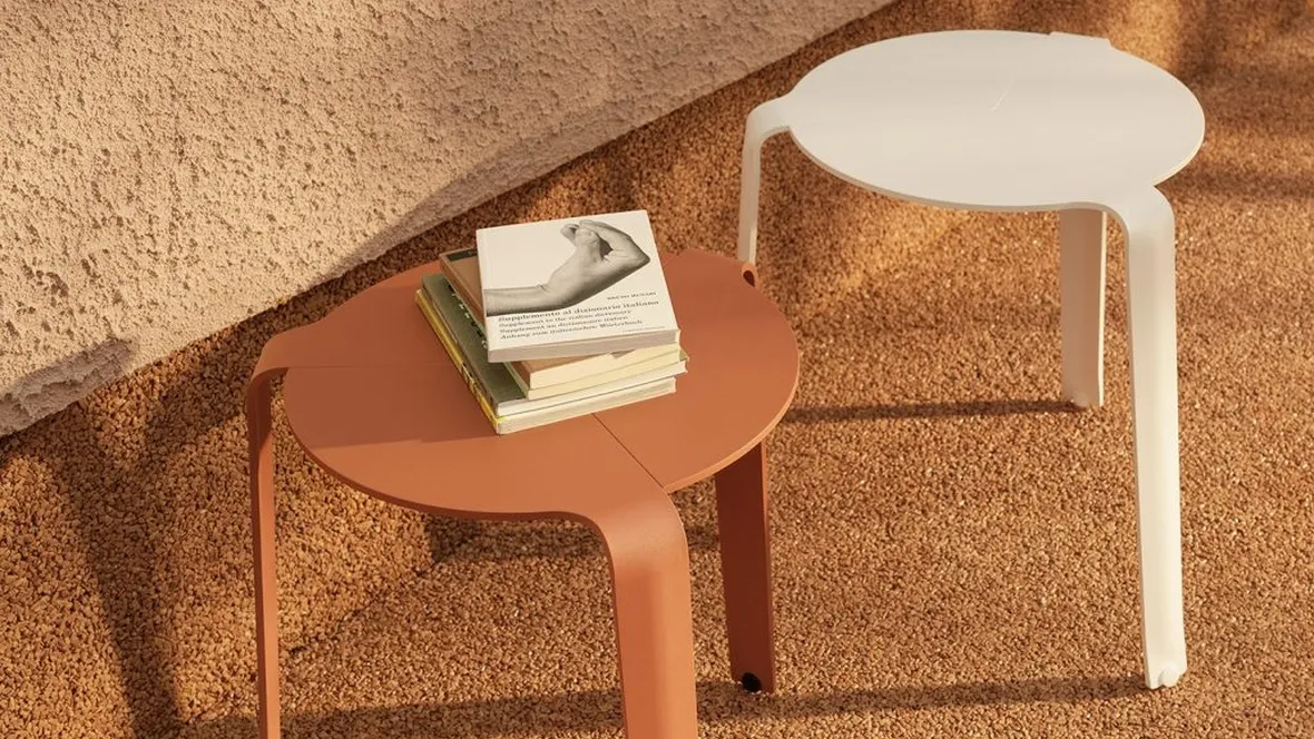 Tavolino impilabile in alluminio Palette di Kristalia