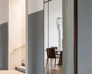 Specchio con decorazioni in legno massello Four Seasons di Porada