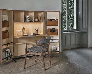 Mobile scrittoio autoportante in legno Savio di Porada