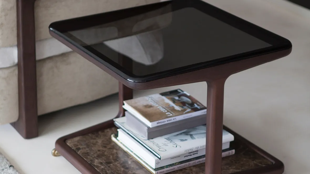 Tavolino in massello di frassino con piano superiore in cristallo e piano inferiore in marmo Script 150 di Porada