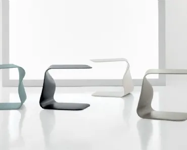 Tavolino di design Duffy in poliuretano laccato opaco di Bonaldo