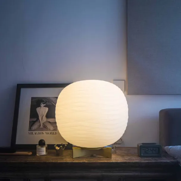 Lampada da tavolo Gem di Foscarini