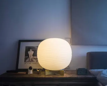 Lampada da tavolo Gem di Foscarini
