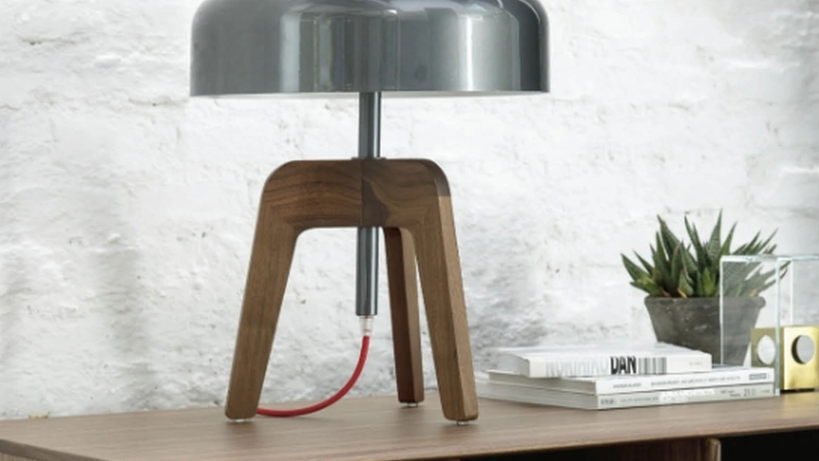 Lampada da tavolo in legno Pileo di Porada