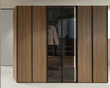 Armadio Alterna con ante battenti City Noce e Glass di Zalf