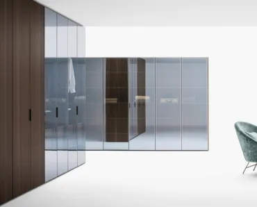 Armadio Freedhome con ante battenti in vetro e legno di Caccaro