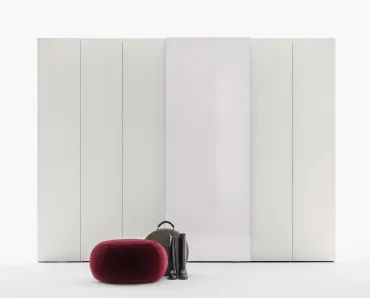 Armadio Freedhome con ante scorrevoli Natural Wood e vetro di Caccaro