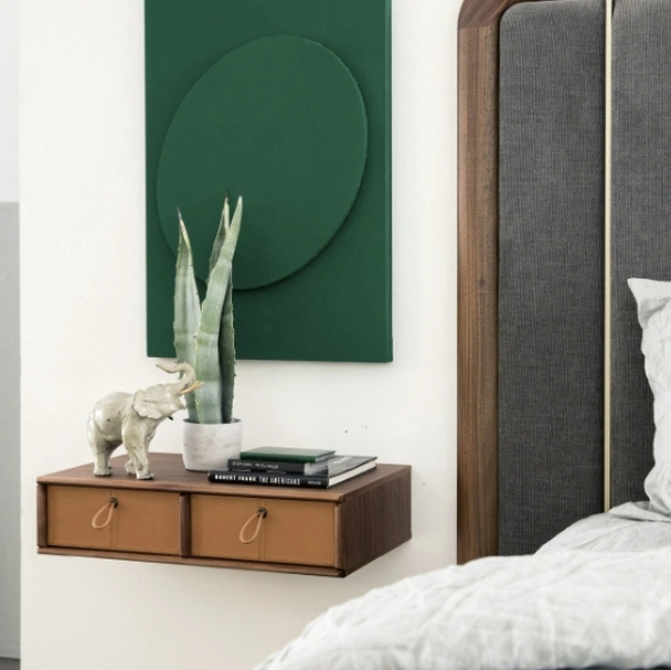 Comodino sospeso Bayus in legno con cassetti in cuoio di Porada