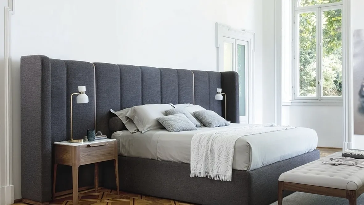 Letto con testiera Aida di Porada