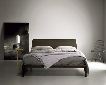Letto in legno con testiera Bun di Kristalia
