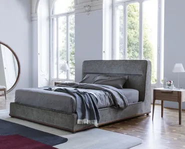 Letto Kirk in tessuto imbottito di Porada