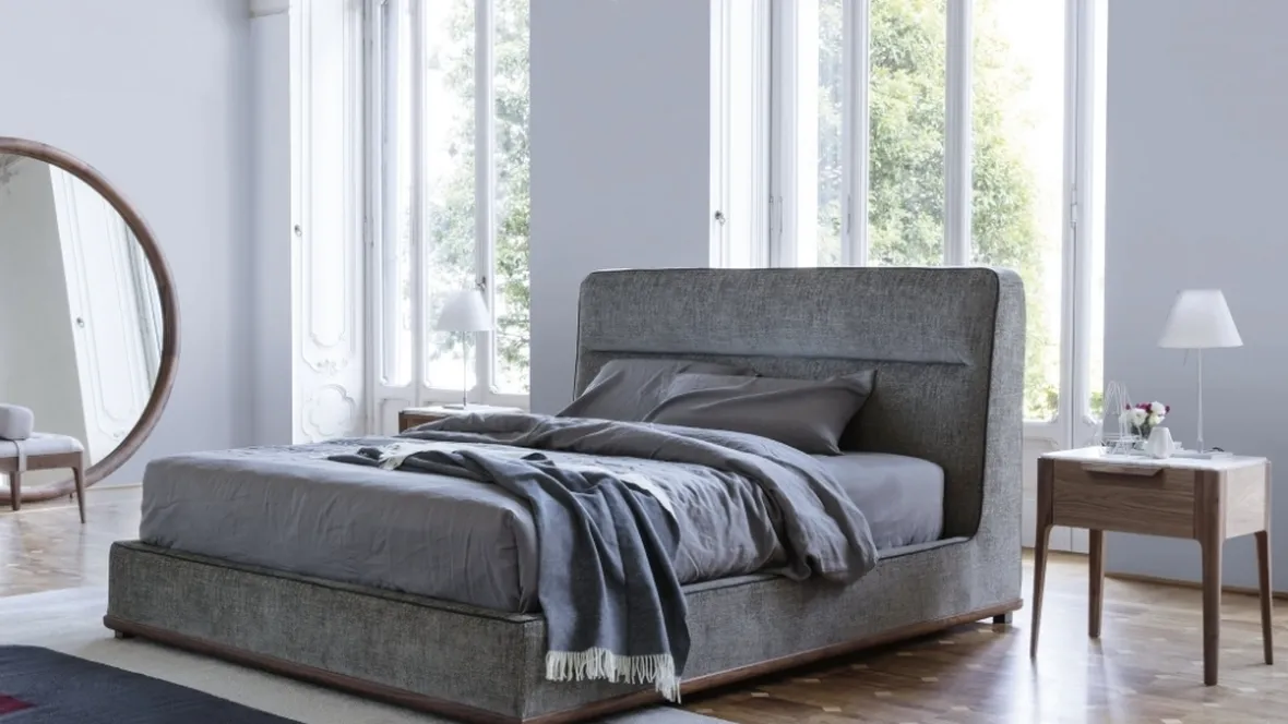 Letto Kirk in tessuto imbottito di Porada