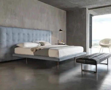 Letto matrimoniale in tessuto con ampia testiera Ludwig di Desirèe