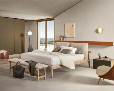 Letto in tessuto e legno massello con testiera Fushimi di Pianca