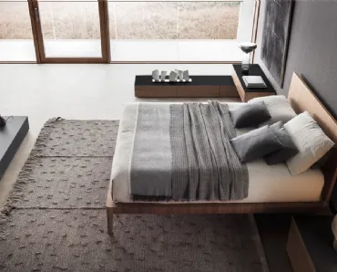 Letto in legno con testiera Spillo di Pianca