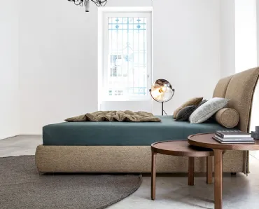Letto in tessuto con testiera Sail di Twils