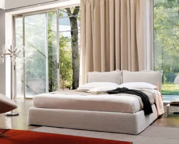 Letto con testiera composta da due morbidi cuscini in tessuto imbottito Vanity di Desirèe