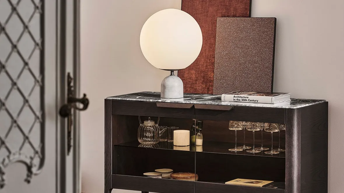 Madia Atlante 06 in legno con ante in vetro di Porada