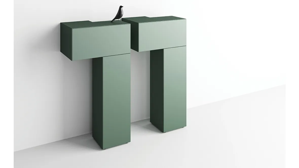 Madia Formosa Inchinata di Minotti Italia