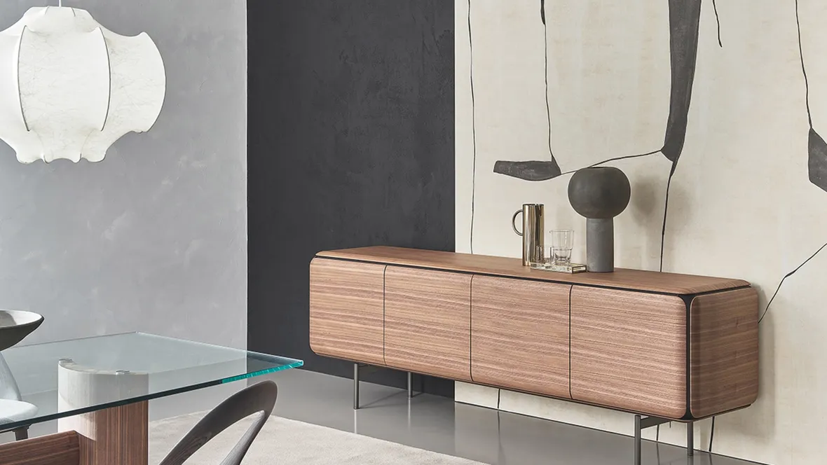 Madia a 4 ante in legno con base in metallo Pebble di Porada