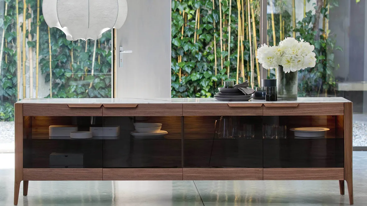 Madia Atlante 04 in noce canaletto e vetro di Porada