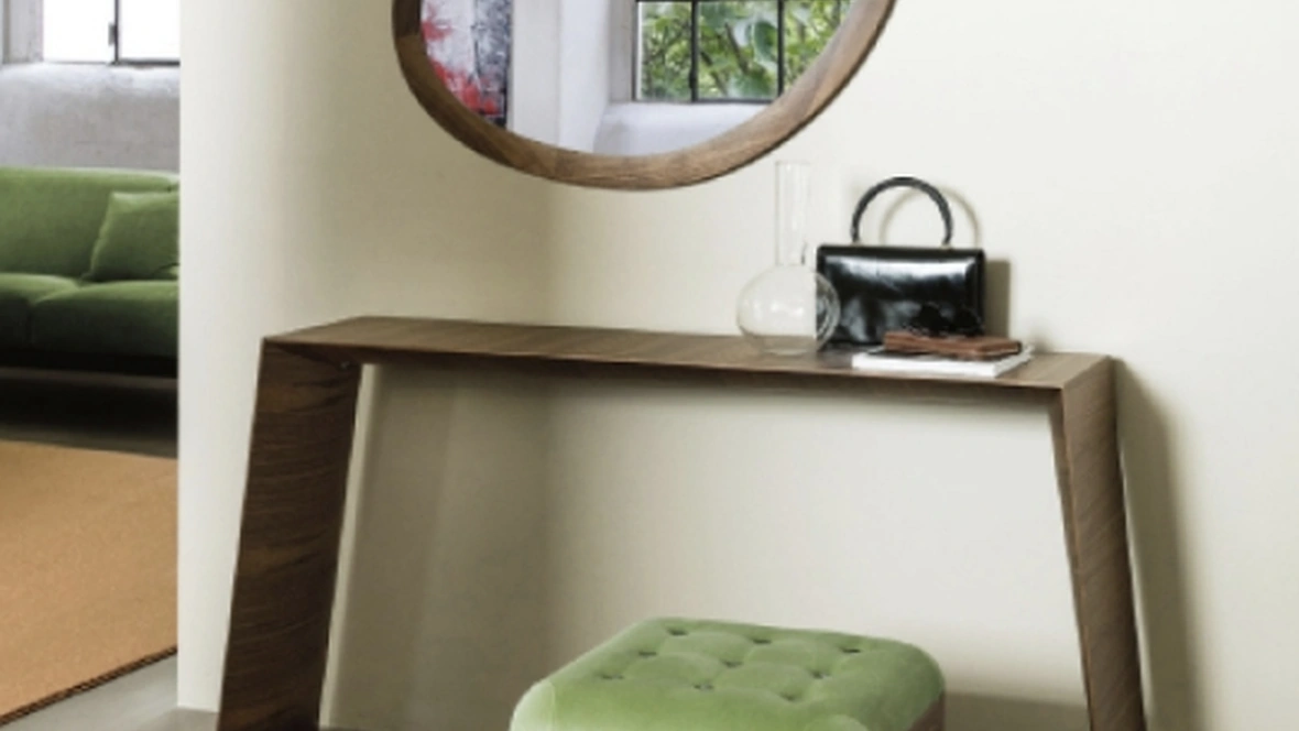 Mobile ingresso Asia di Porada