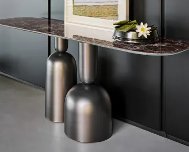 Mobile ingresso di design Cop Console con top in ceramica e base in metallo di Bonaldo
