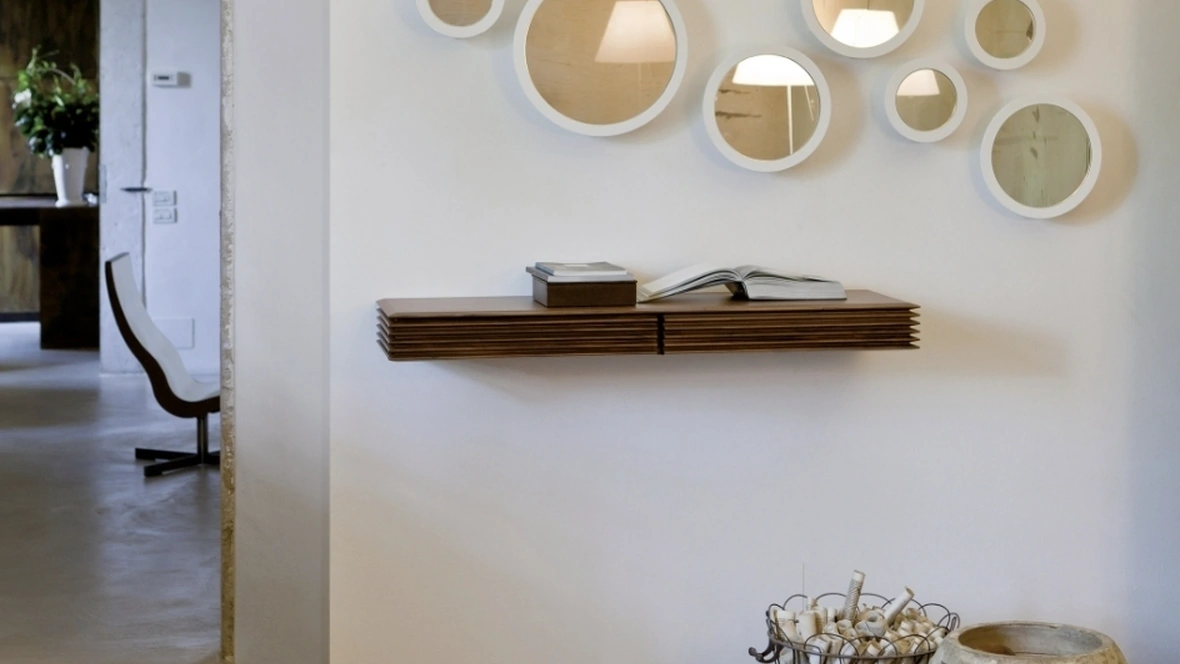 Mobile ingresso Lineas di Porada