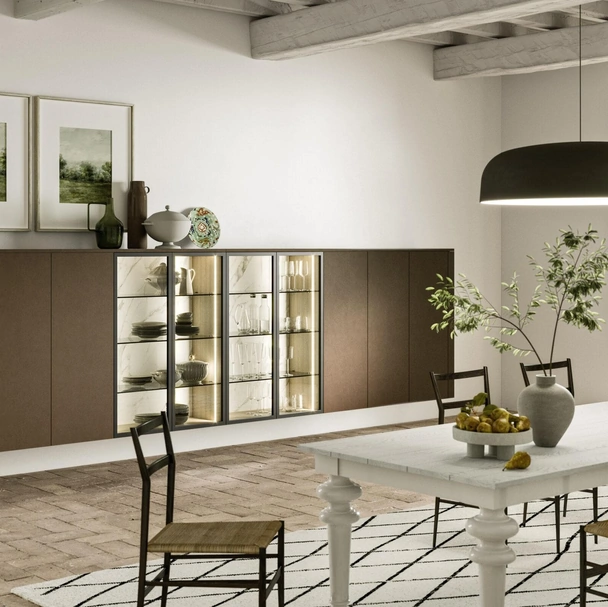 Mobile sospeso Modula in laccato effetto metallo con Vetrina di Snaidero