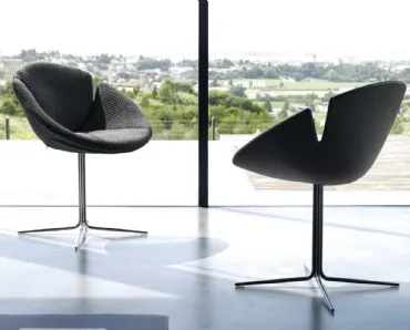 Poltroncina di design ispirata ad un fiore One Flo di Desirèe
