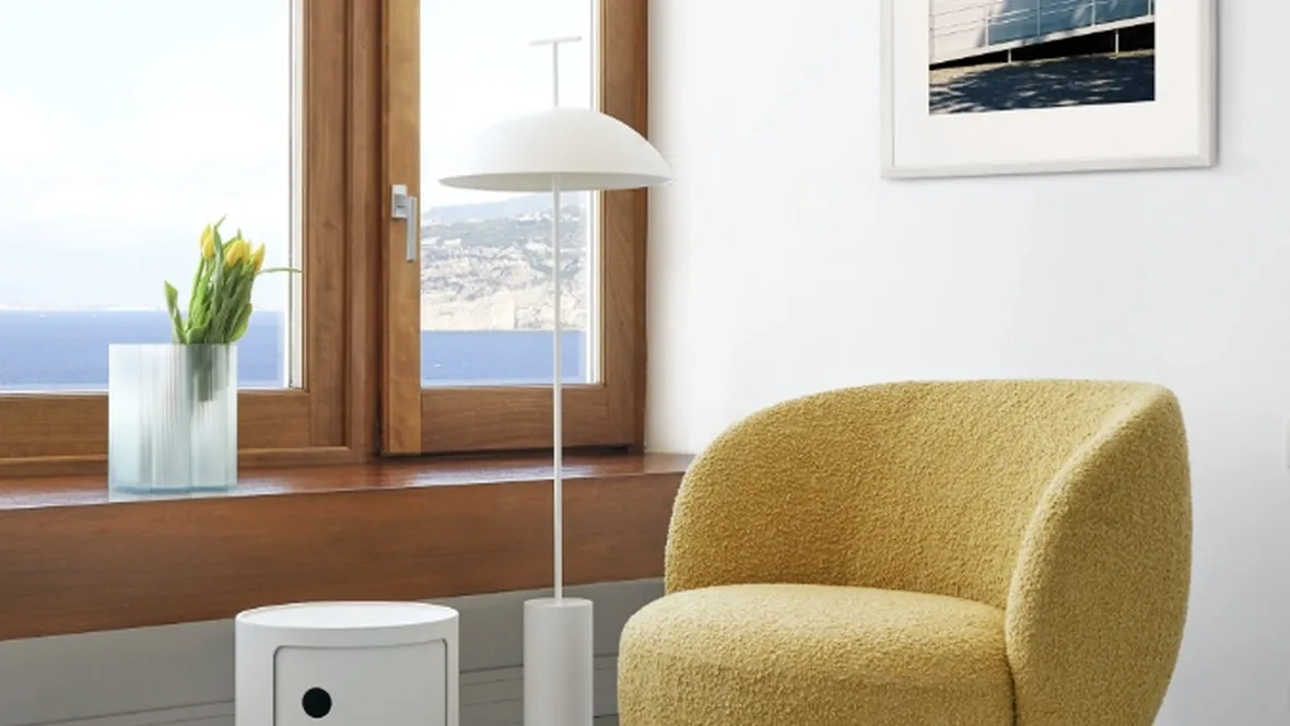 Poltroncina in tessuto Lunam di Kartell