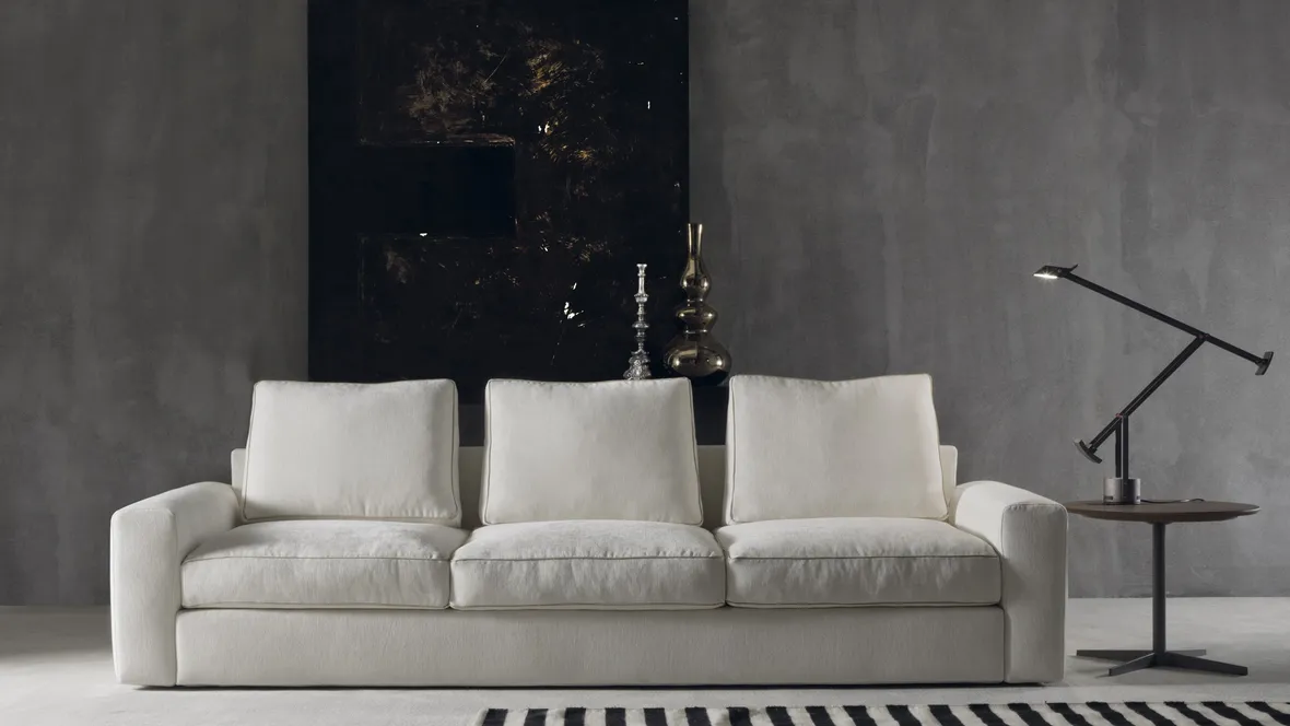 Divano lineare Metropolitan di Fox Italia