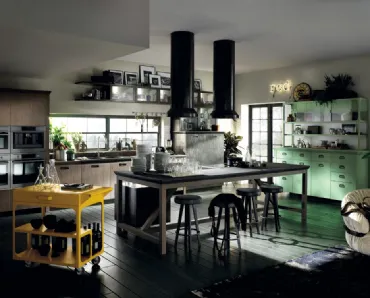 Sgabello Barstud con seduta in pelle con borchie di Scavolini