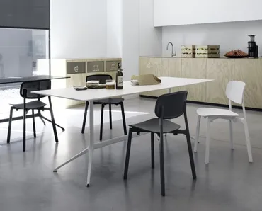 Sedia impilabile Colander Legno di Kristalia