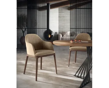 Sedia Egg Poltroncina in tessuto e massello di frassino di Scavolini