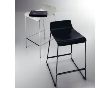 Sgabello Endless in faggio laccato di Scavolini