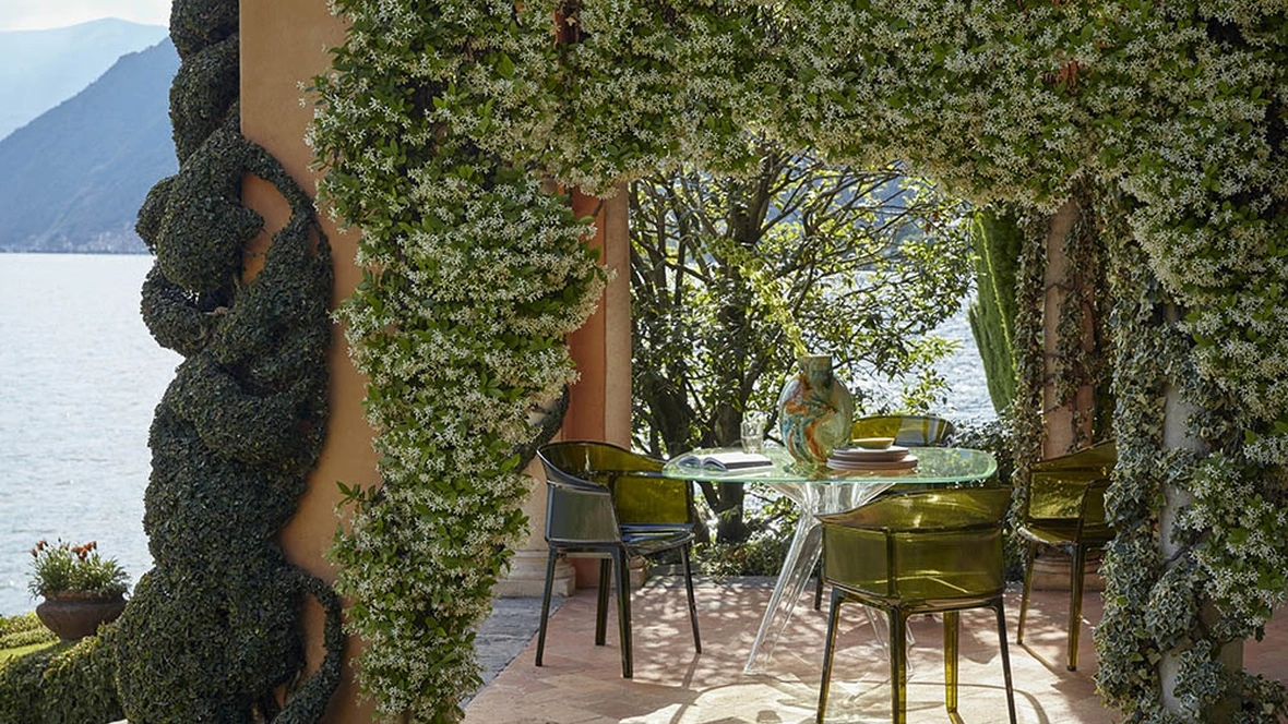 Sedia impilabile Papyrus di Kartell