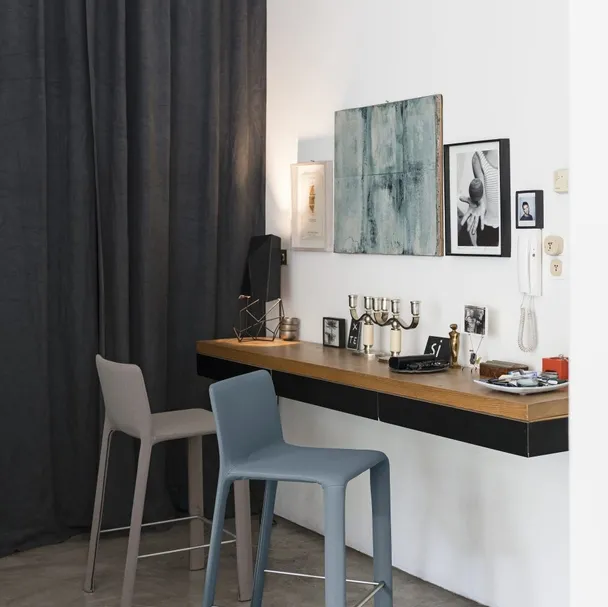 Sgabello rivestito in tessuto Joko di Kristalia